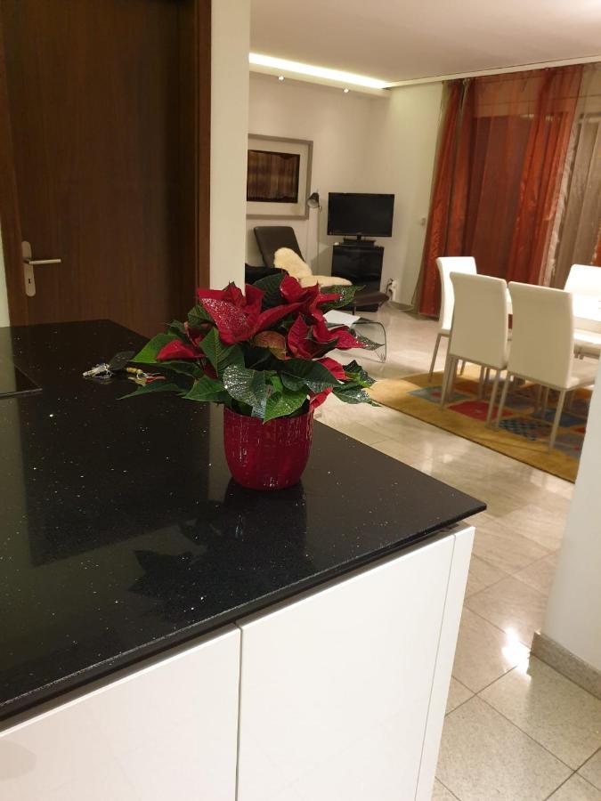 Appartement Novotna Ponte Tresa Exteriör bild